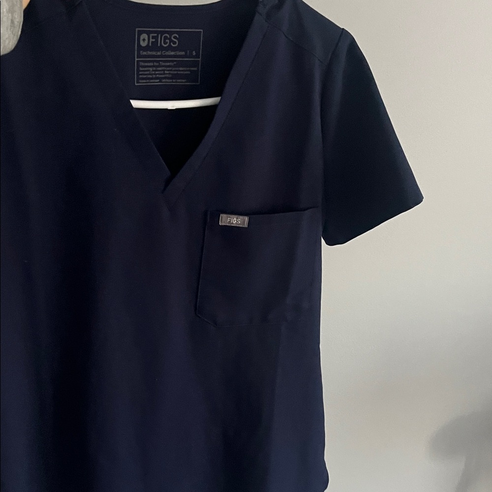 Figs womens Deep Blue Short Sleeve Tee and pants